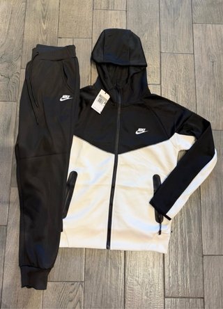 Conjunto Chándal Nike Negro y Blanco