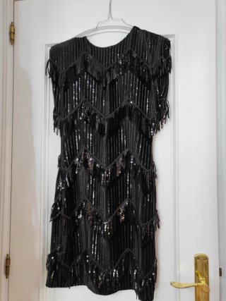Vestido fiesta lentejuelas flecos Zara
