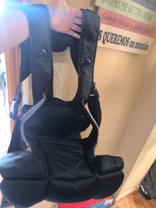 Mochila portabebés canguro negra