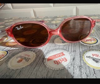 Gafas Ray Ban niña 2/4 años y de regalo otras.