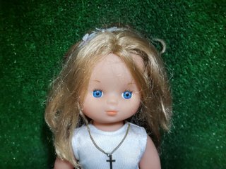 Muñeca Famosa de comunion