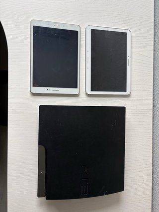 Consola PS3 + 2 Tablets Samsung