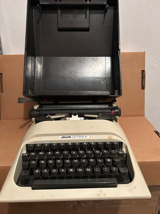 Máquina de escribir Olivetti Lettera 10