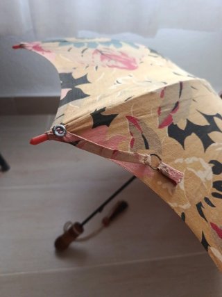 Parasol antiguo floral