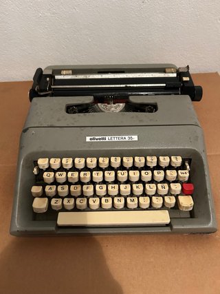 Máquina de escribir Olivetti Lettera 35