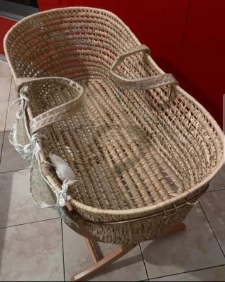 Culla in vimini con supporto