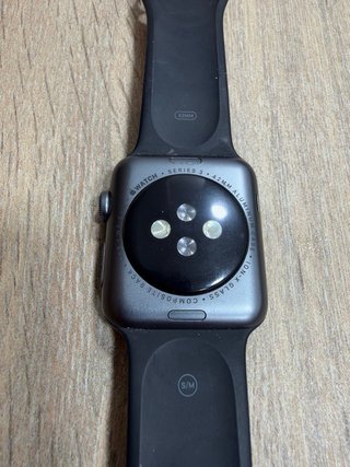Apple Watch Series 3 (42mm) + Correa Nike