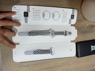 Apple Watch Series 3 (42mm) + Correa Nike