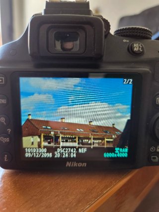 Cámara Nikon reflex D3300 como nueva.