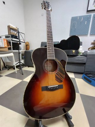 Chitarra Acustica Fender Paramount