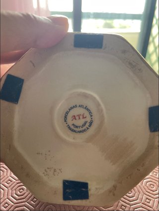 Jarra de Porcelana com Tampa