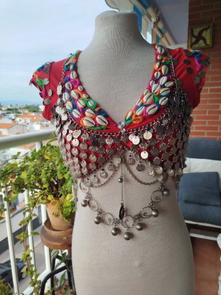 Top de Danza con Monedas y Conchas