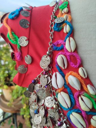 Top de Danza con Monedas y Conchas