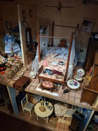Casa de Muñecas con Tejado de Teja Natural