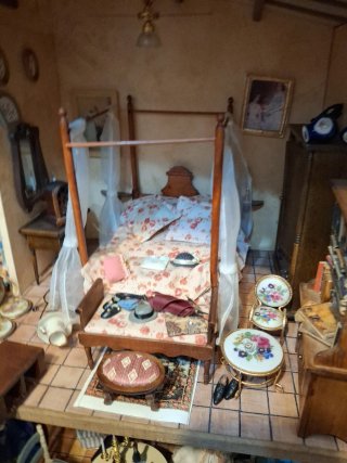 Casa de Muñecas con Tejado de Teja Natural