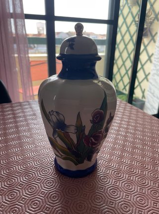 Jarra de Porcelana com Tampa