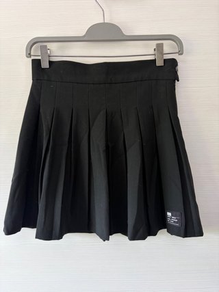 Falda Negra Plisada