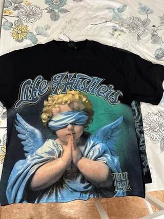 Camiseta Estampada Calaveras y OVNI