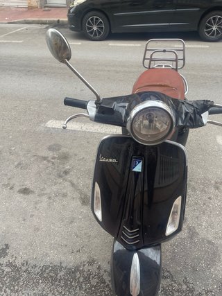 Vespa 50cc Negra y Marrón