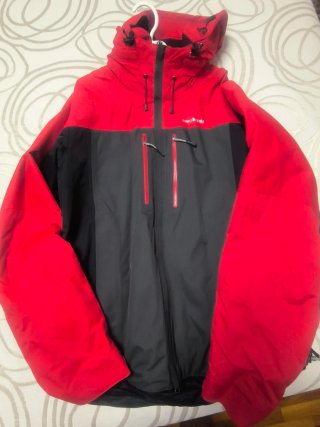 Chaqueta Técnica, sky.  Está nueva,