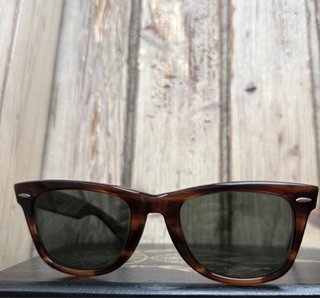 Ray-Ban Wayfarer L&B Tortoise USA 80s.