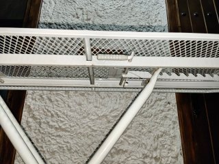 Tabla de planchar metálica plegable con soporte