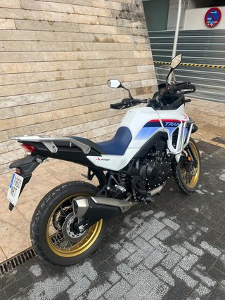 Honda XL750 Adventure Moto