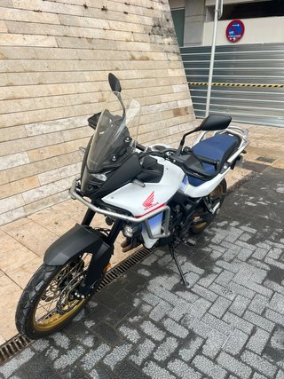 Honda XL750 Adventure Moto