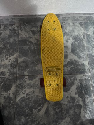 Skate tipo Penny amarillo