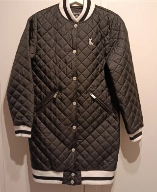 Abrigo acolchado negro.Piel de toro.Talla XS