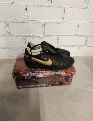 Botas Nike Tiempo Ronaldinho 10R (2007)