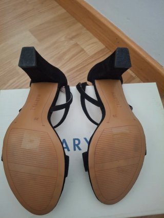 Zapatos de tacón negros