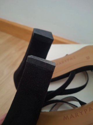 Zapatos de tacón negros