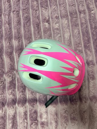 Casco Infantil con Diseño Llamativo