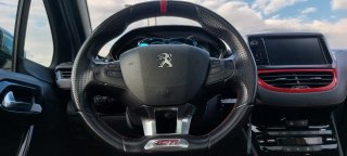 Peugeot 208 2015