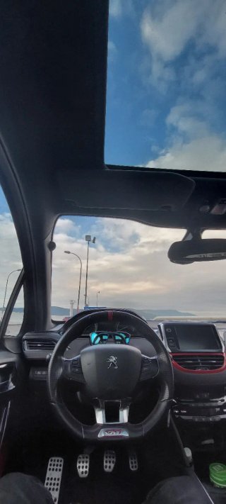 Peugeot 208 2015