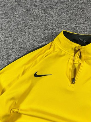Sudadera Nike Entrenamiento Amarilla