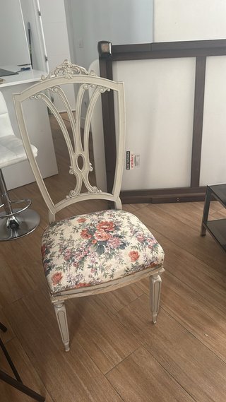 Silla clásica vintage tapizada Luis XV