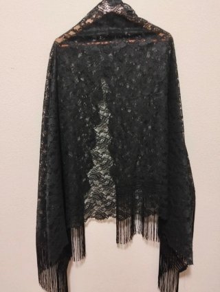 Mantón de Manila Rectangular Negro con Flecos