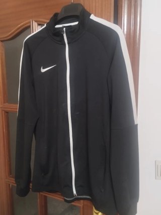 Sudadera Nike con cremallera