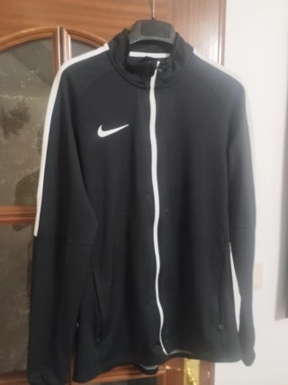 Sudadera Nike con cremallera