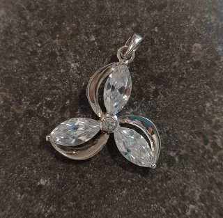 Colgante plata con circonitas