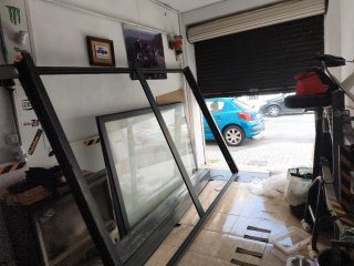 Balconera de Aluminio con Persiana Motorizada