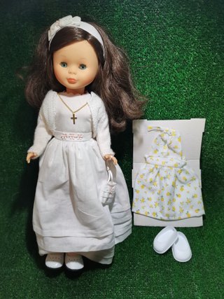 Muñeca Nancy con Vestido y Accesorios
