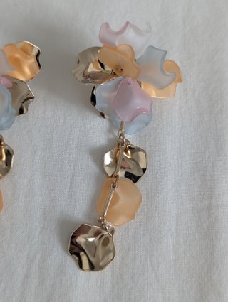Pendientes Largos Florales Dorados