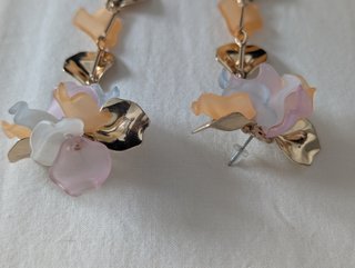 Pendientes Largos Florales Dorados