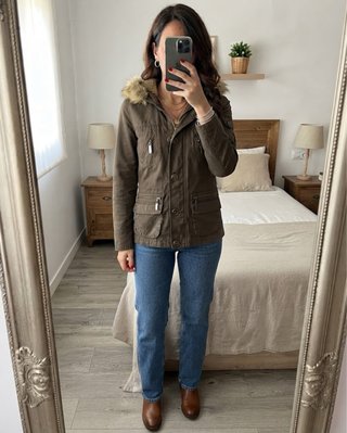 Abrigo Parca con Capucha de Pelo Talla 40