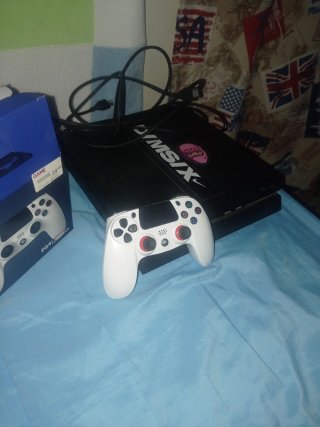 PlayStation 4 con Mando Nuevo