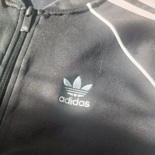 Chaqueta Adidas Negra con Cremallera