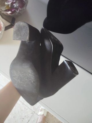 Botines negros de pico con tacón